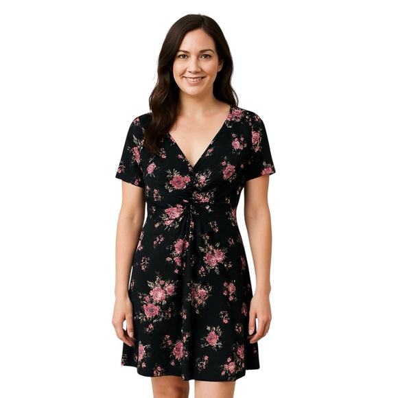 Black Floral Ruched V-Neck Fit & Flare Dress L Short Sleeve Stretchy Casual Boho - Picture 1 of 10